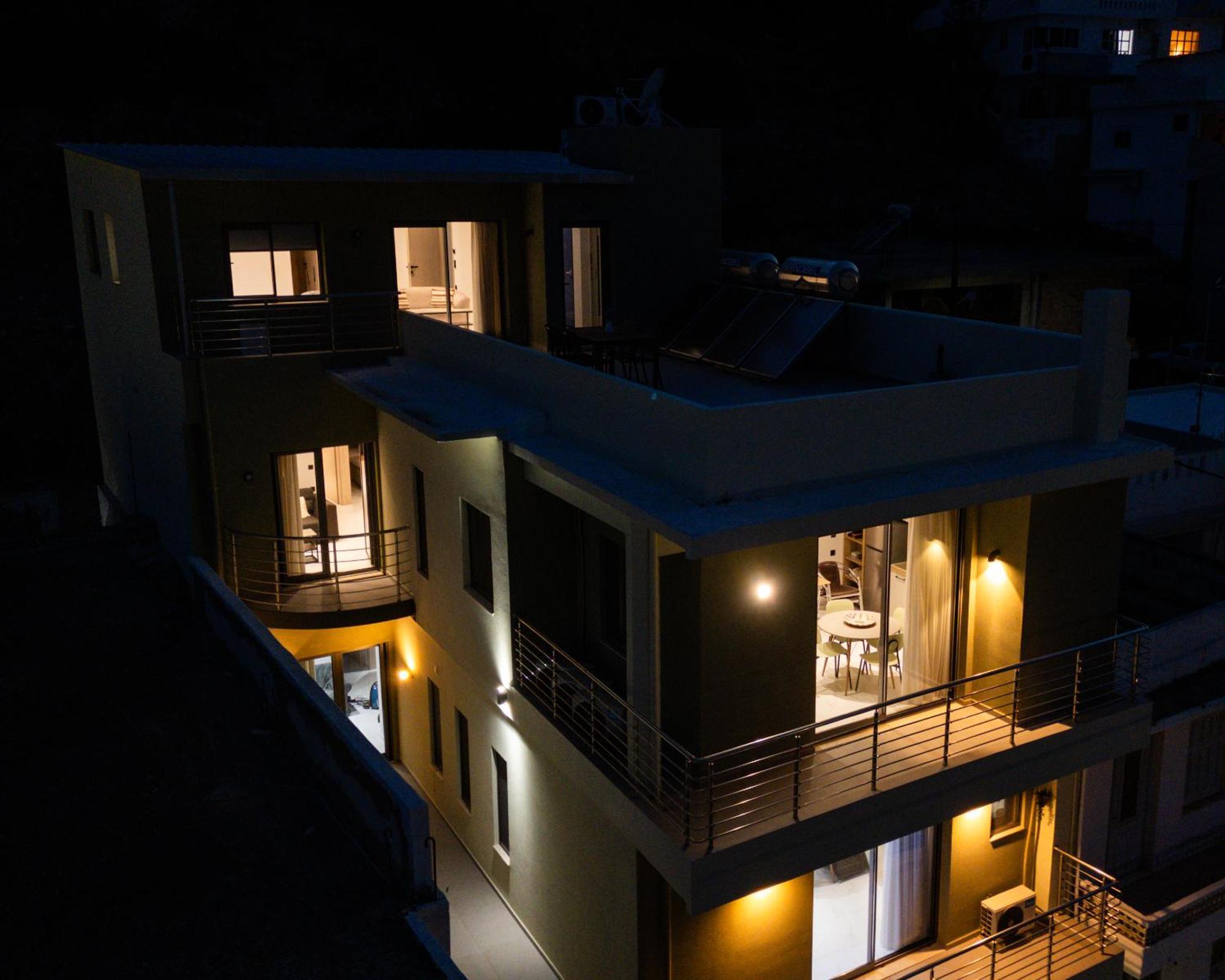 Patric.Ko Aparthotel Agia Galini Exteriör bild