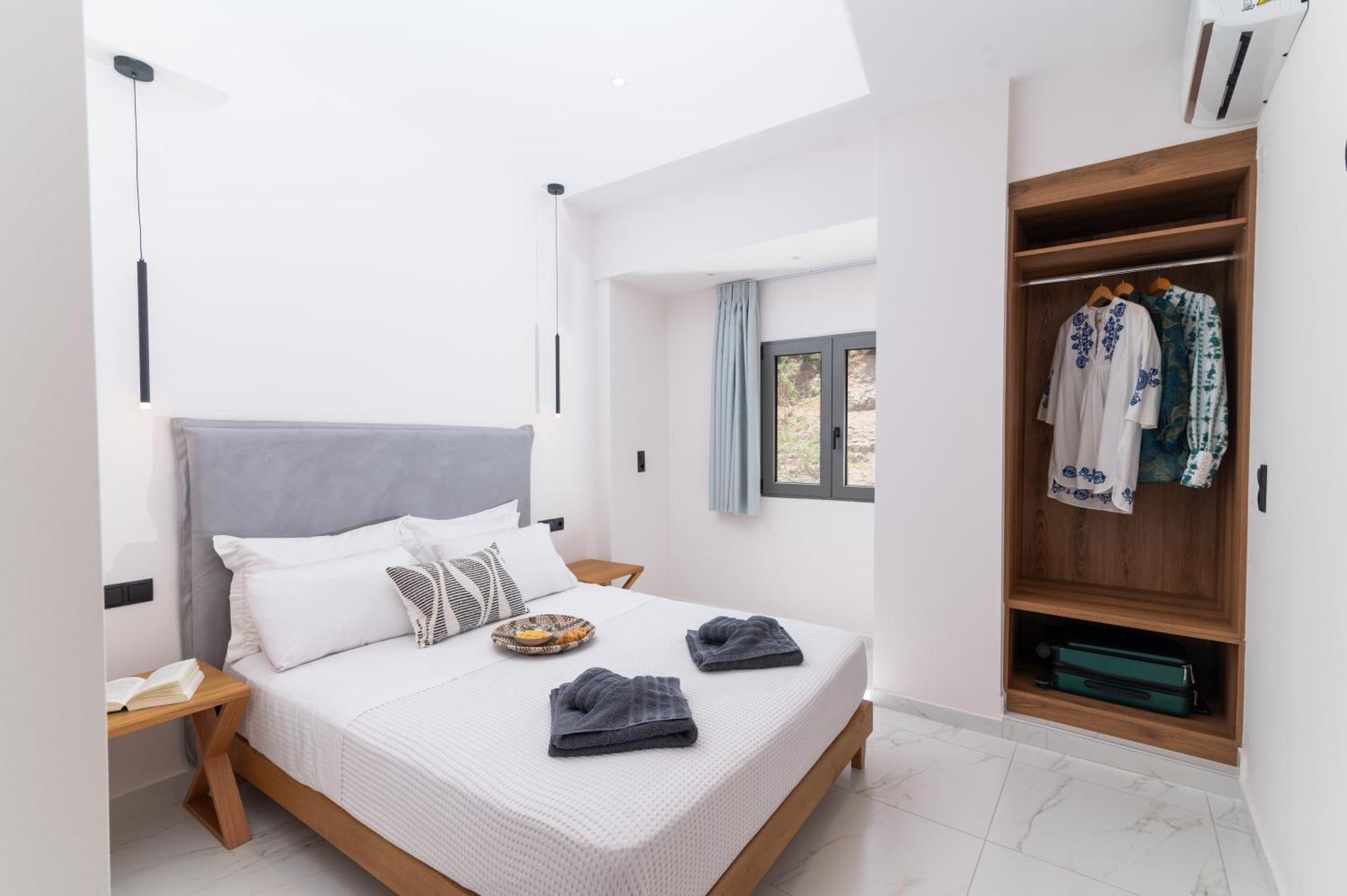 Patric.Ko Aparthotel Agia Galini Exteriör bild