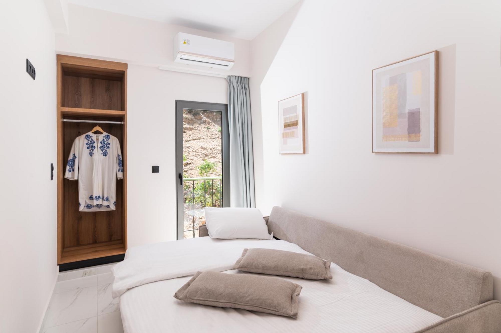 Patric.Ko Aparthotel Agia Galini Exteriör bild